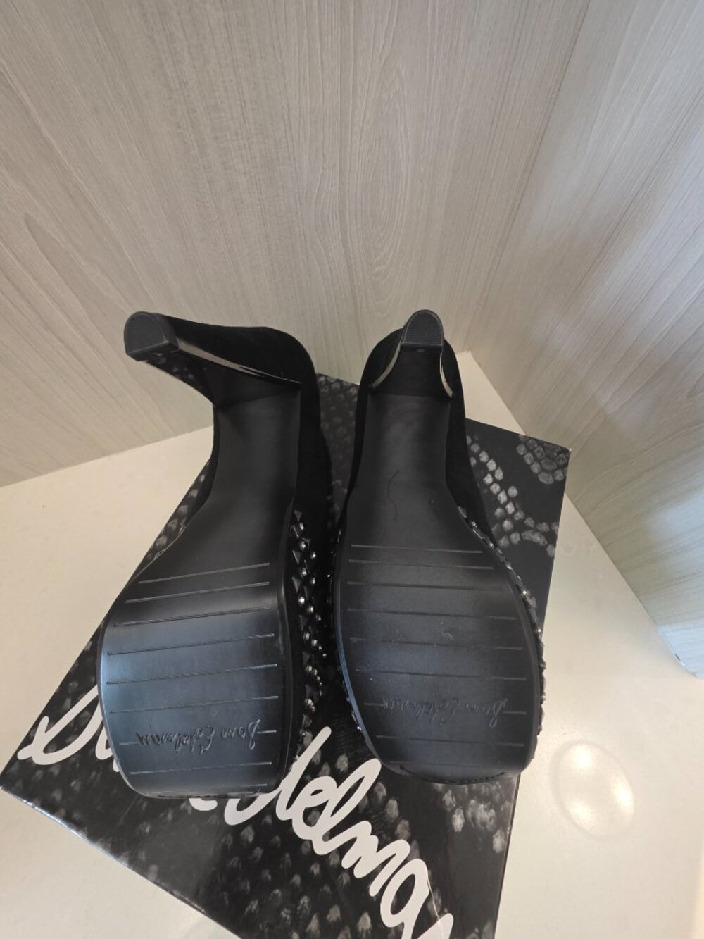 Shoes - Picture 6 of 9